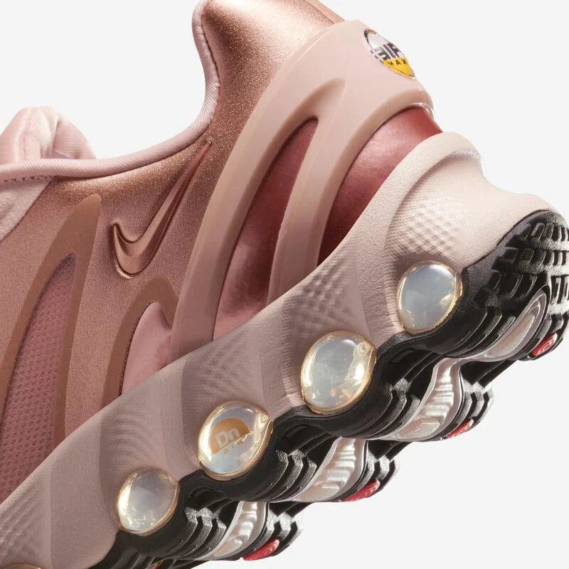 NIKE AIR MAX DN8