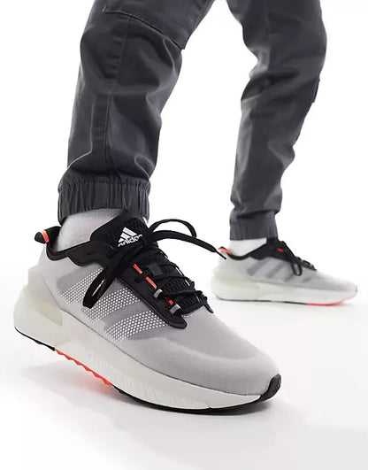 ADIDAS AVRYN