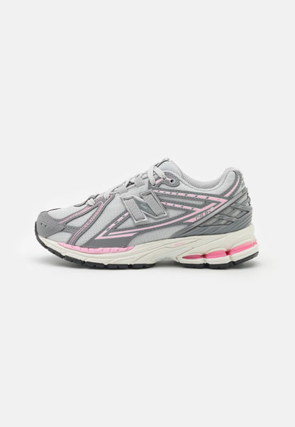 NEW BALANCE 1906R