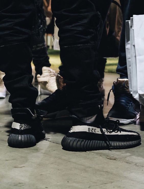 ADIDAS YEZZY 350 OREO