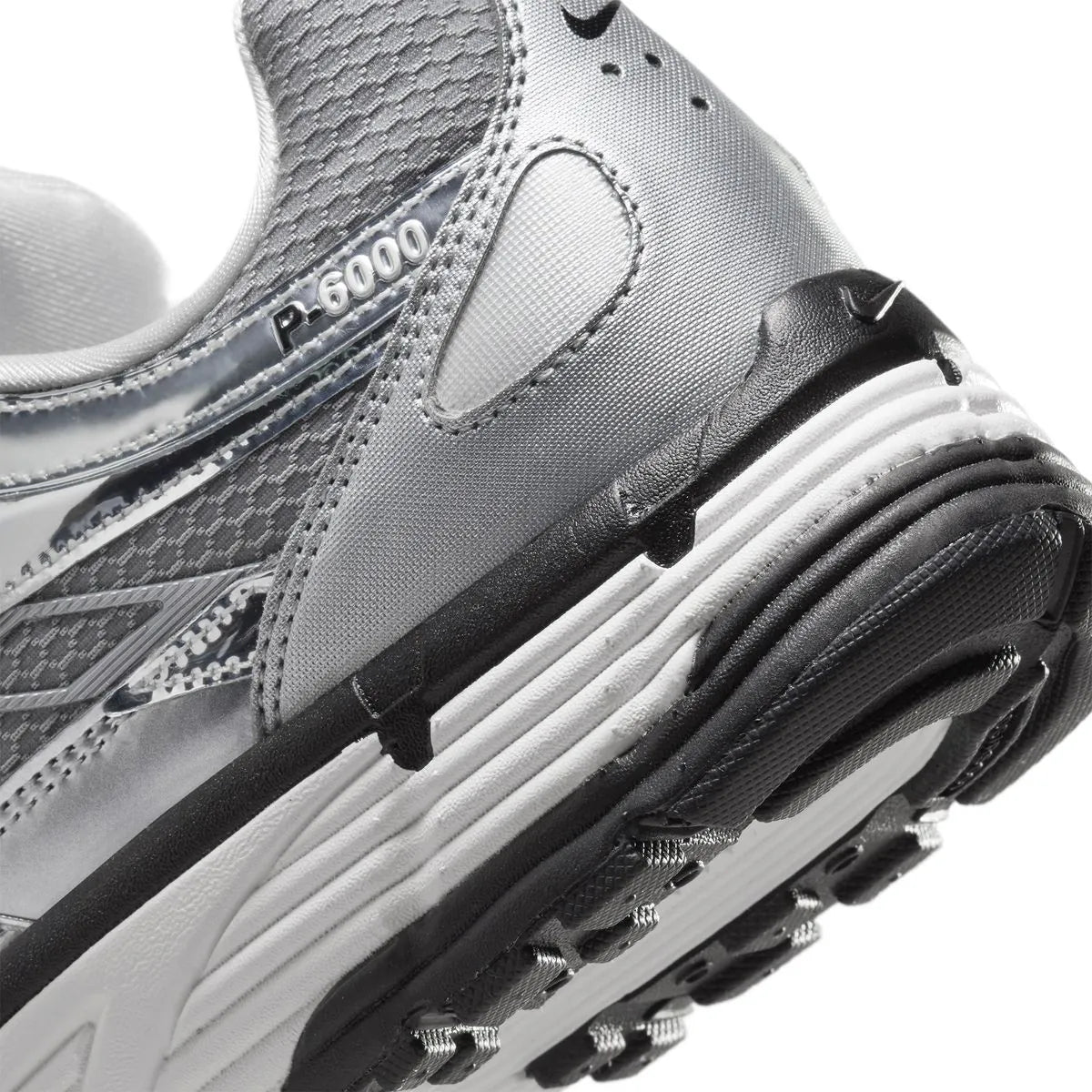 NIKE P6000
