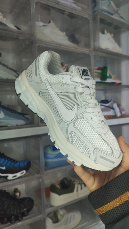 NIKE VOMERO 5