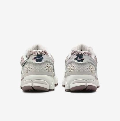NIKE VOMERO 5
