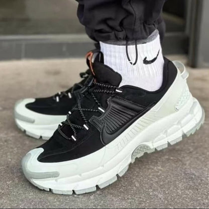 NIKE ZOOM VOMERO 5