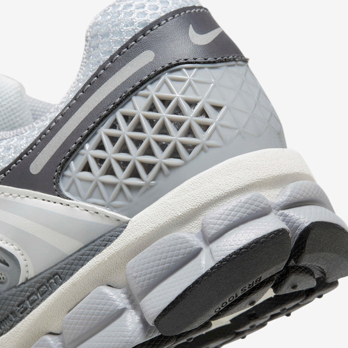 NIKE VOMERO 5 "PURE PLATINUM"