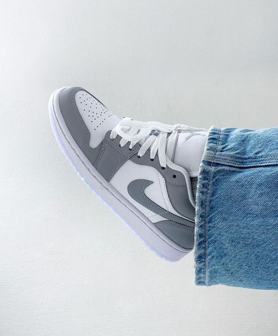 JORDAN 1 LOW WOLF GREY