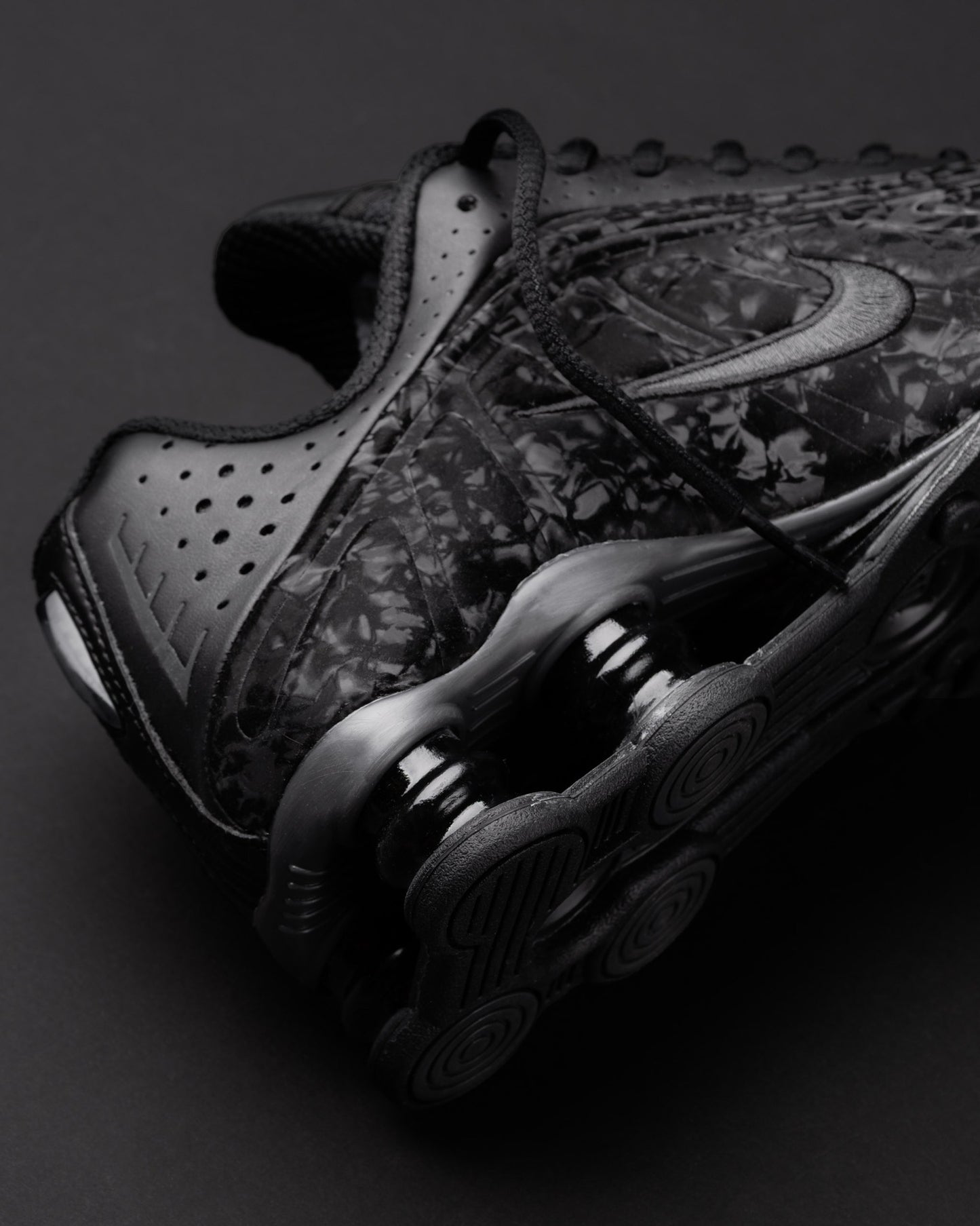 NIKE SHOX R4