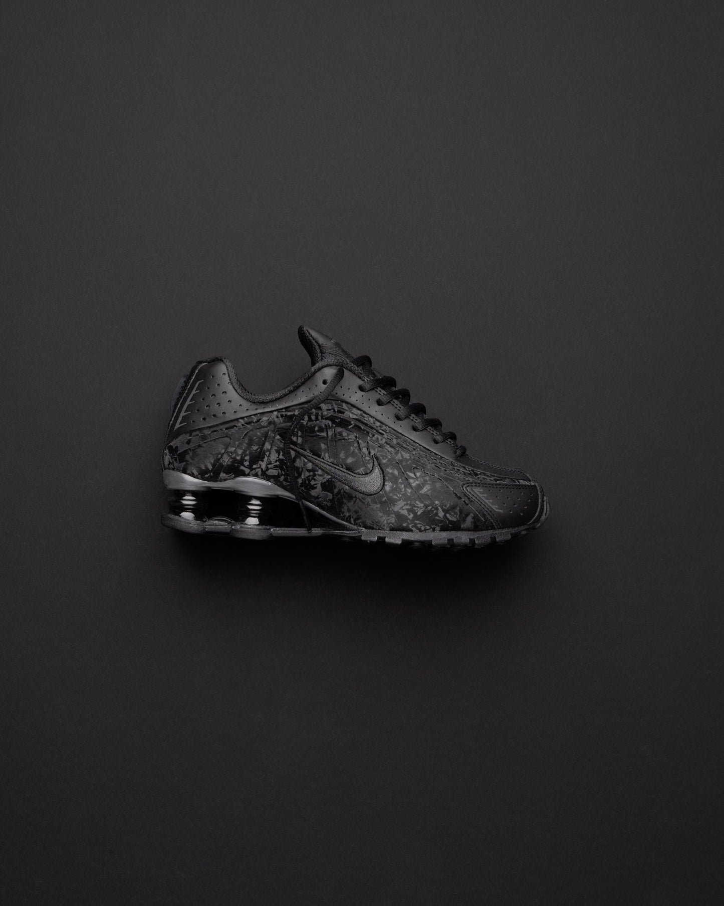NIKE SHOX R4