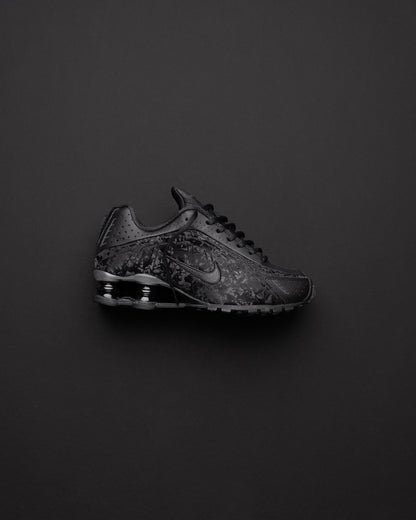 NIKE SHOX R4