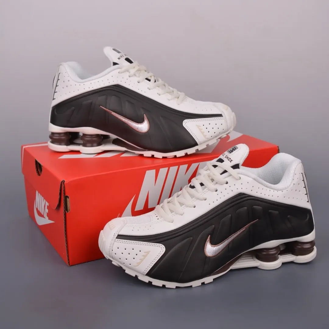 NIKE SHOX R4