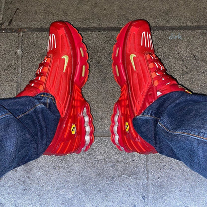 NIKE AIR MAX PLUS 3