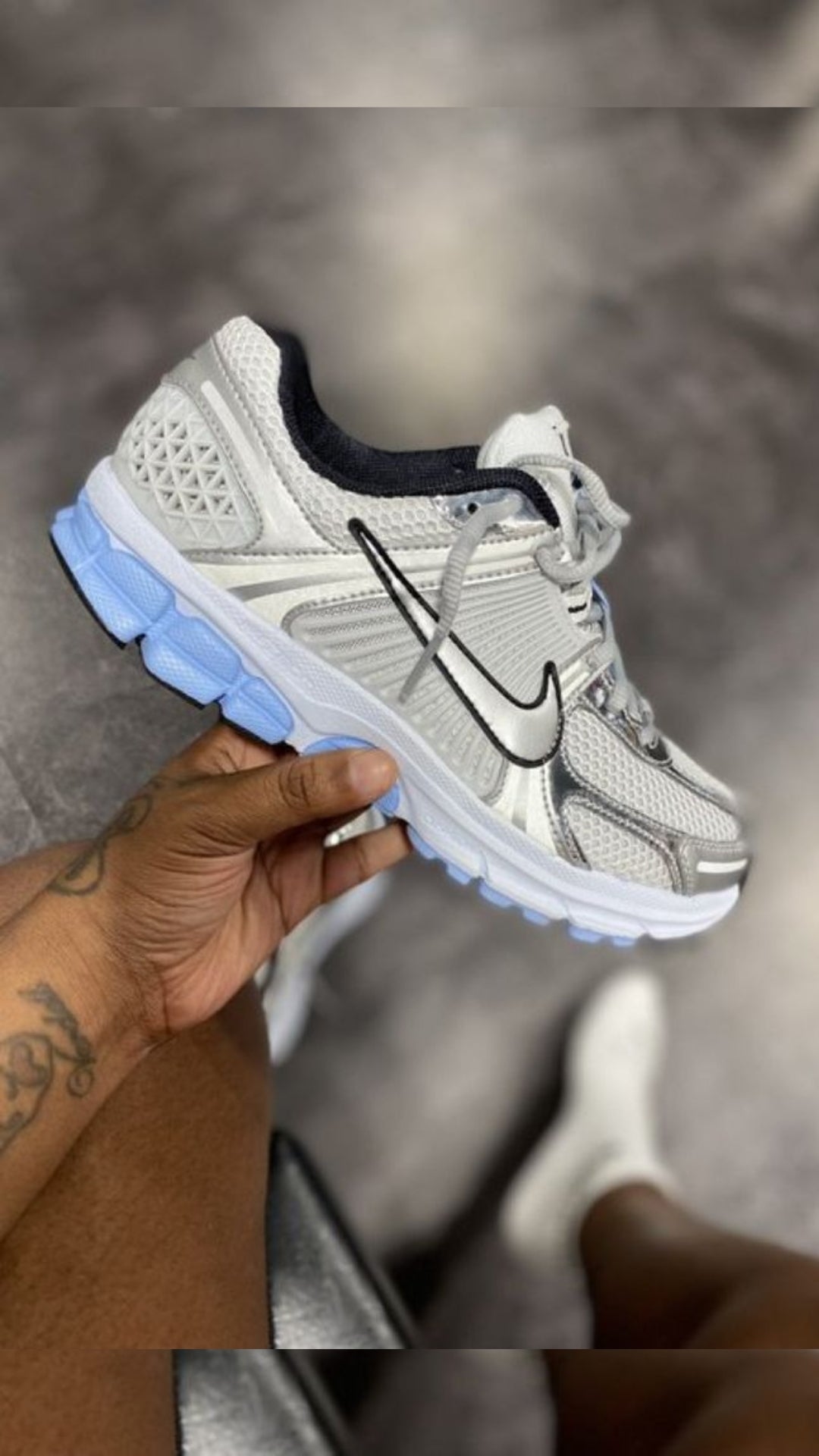 NIKE VOMERO 5