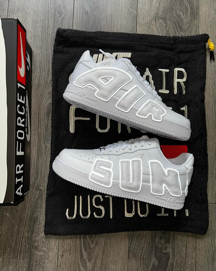 NIKE AIR FORCE 1 CACTUS PLANT FLEA MARKET