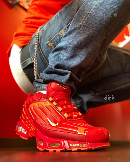 NIKE AIR MAX PLUS 3