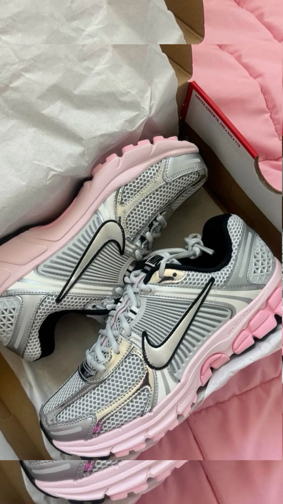 NIKE VOMERO 5