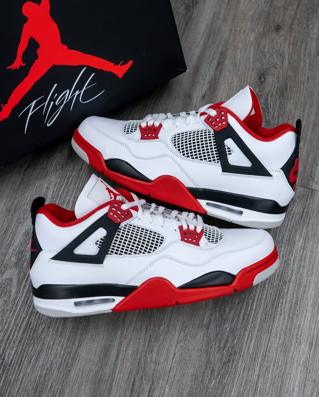 AIR JORDAN 4 RETRO "FIRE RED"