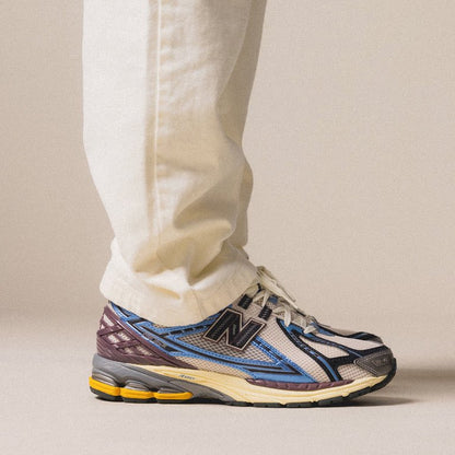 NEW BALANCE 1906R