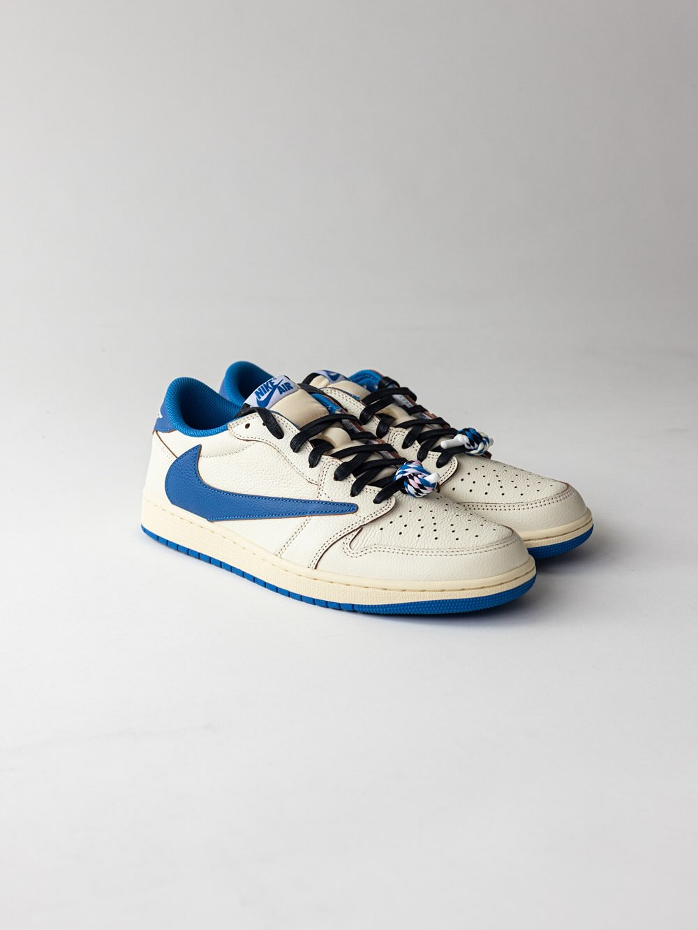 AIR JORDAN 1 LOW FRAGMENT SAIL X TRAVIS SCOTT