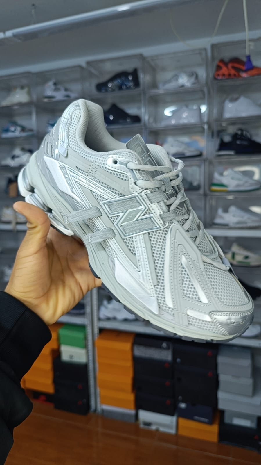 NEW BALANCE 1906A
