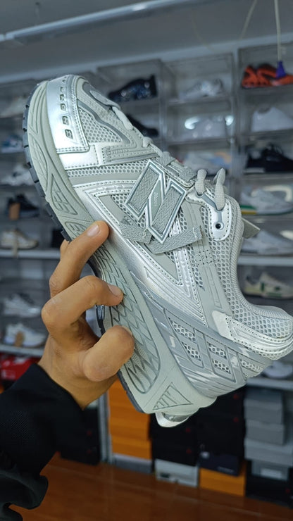 NEW BALANCE 1906A
