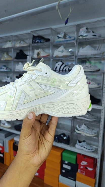 NEW BALANCE 1906A