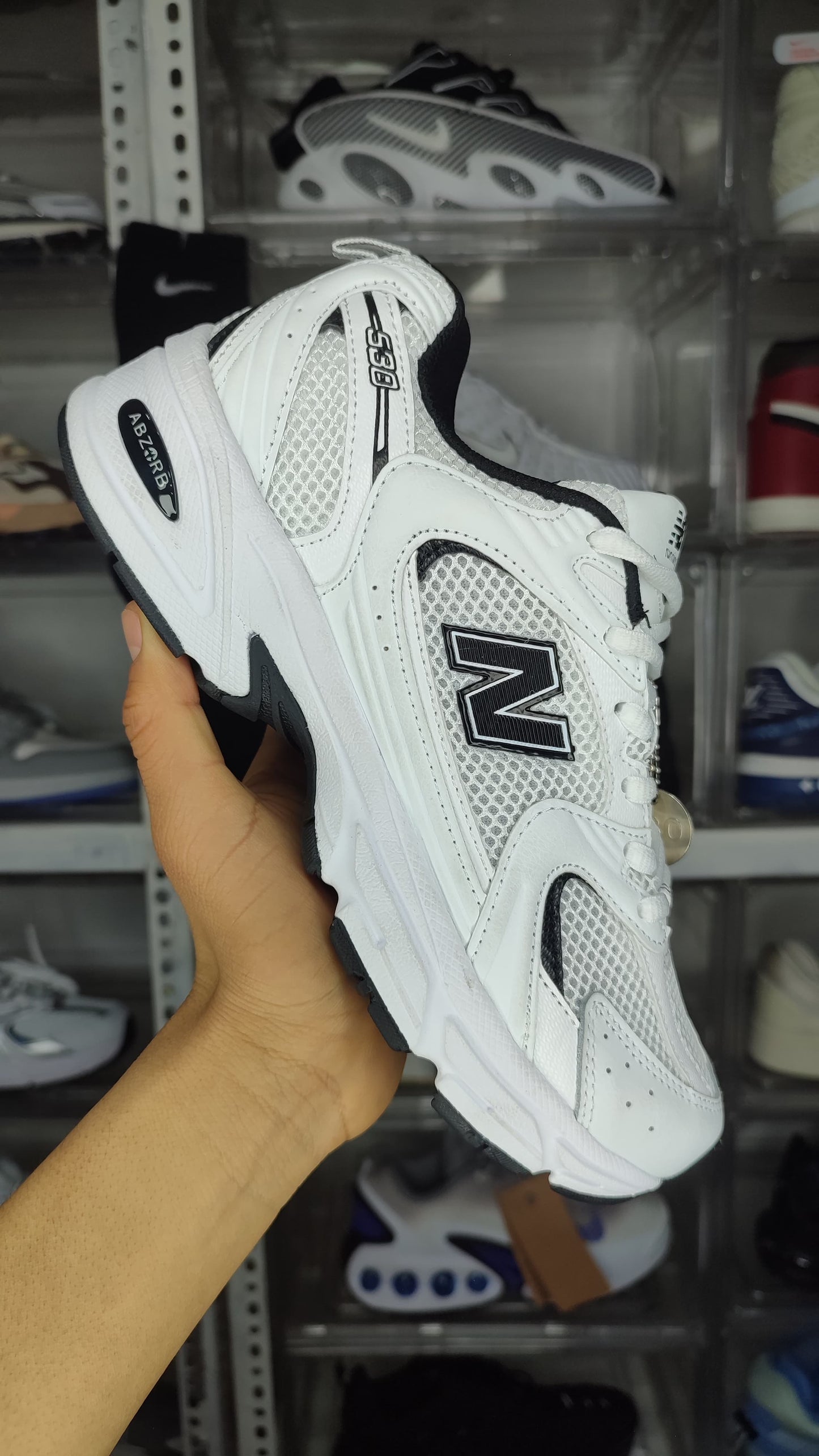 NEW BALANCE 530 "WHITE BLACK"