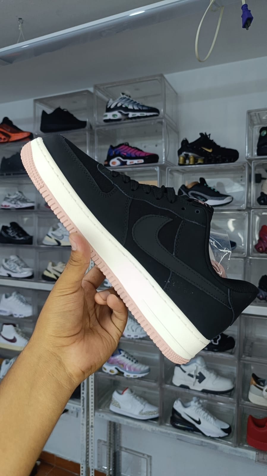 NIKE AIR FORCE 1