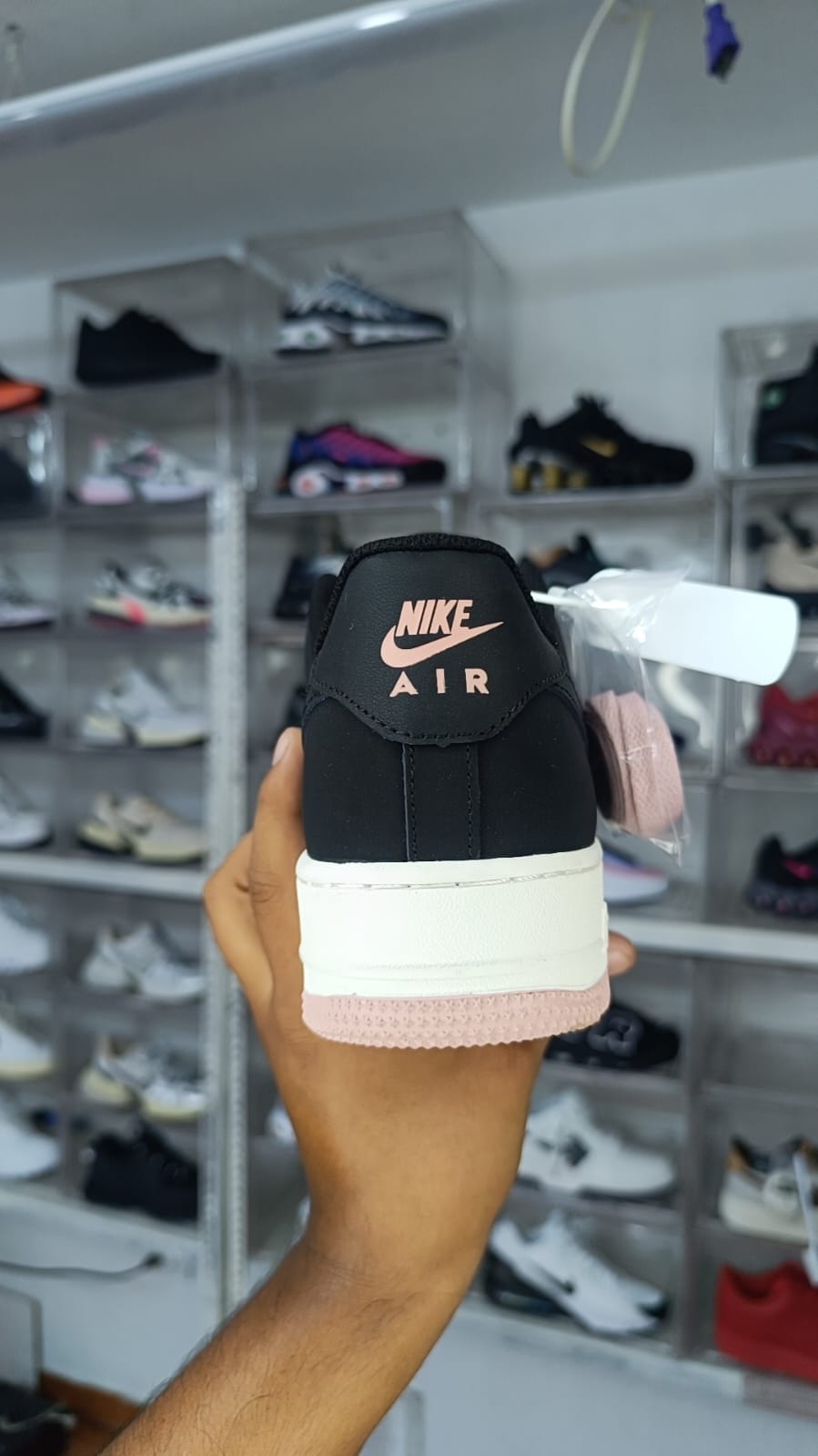 NIKE AIR FORCE 1