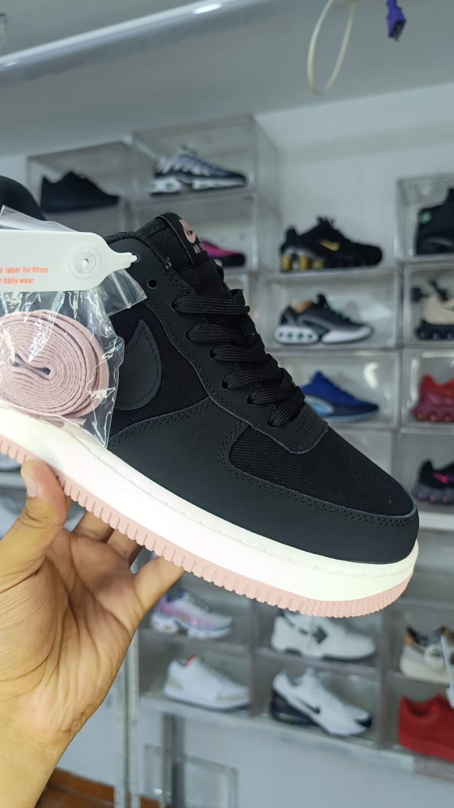 NIKE AIR FORCE 1