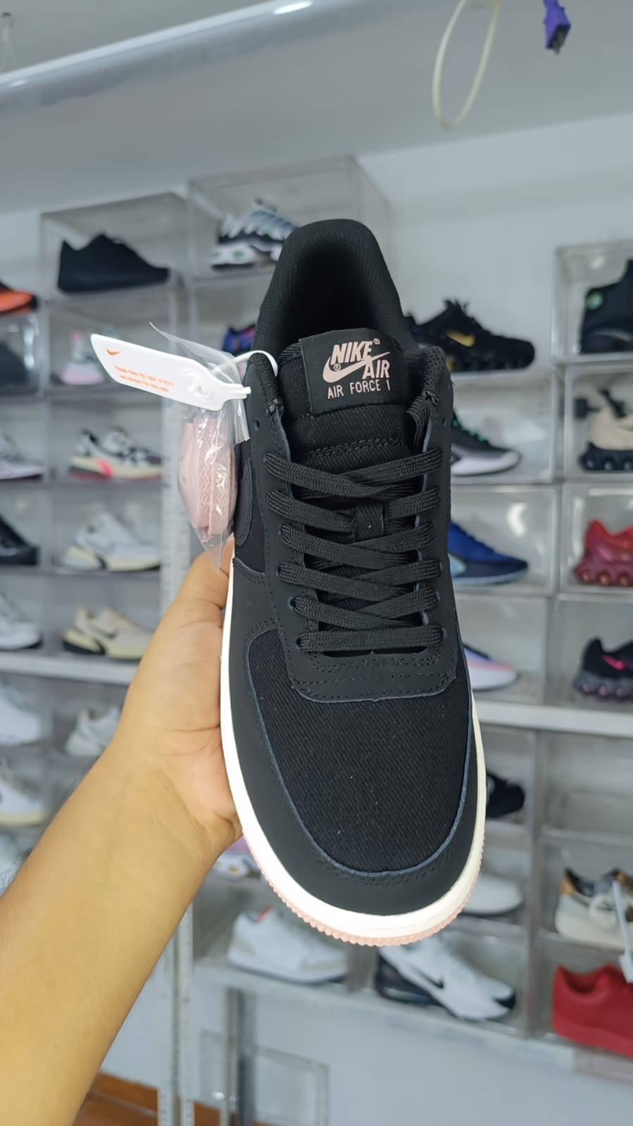 NIKE AIR FORCE 1