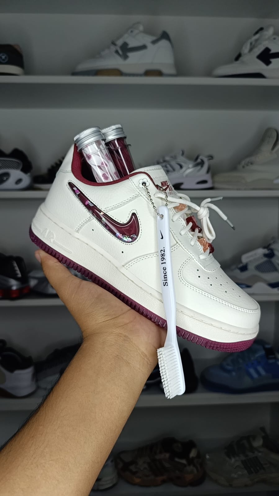 NIKE AIR FORCE 1 VALENTINE DAYS