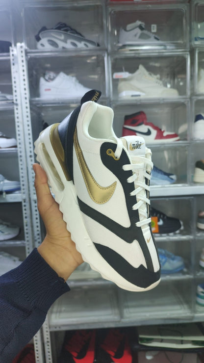 NIKE AIR MAX DAWN