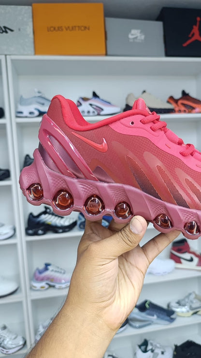NIKE AIR MAX DN8 RED