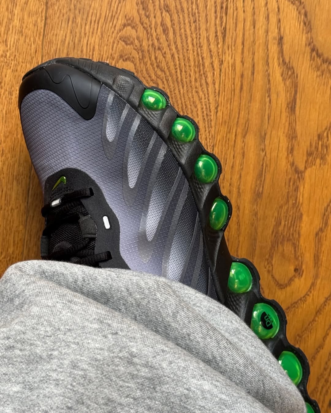 NIKE AIR MAX DN8