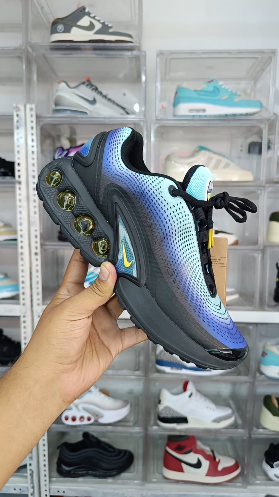 NIKE AIR MAX DN