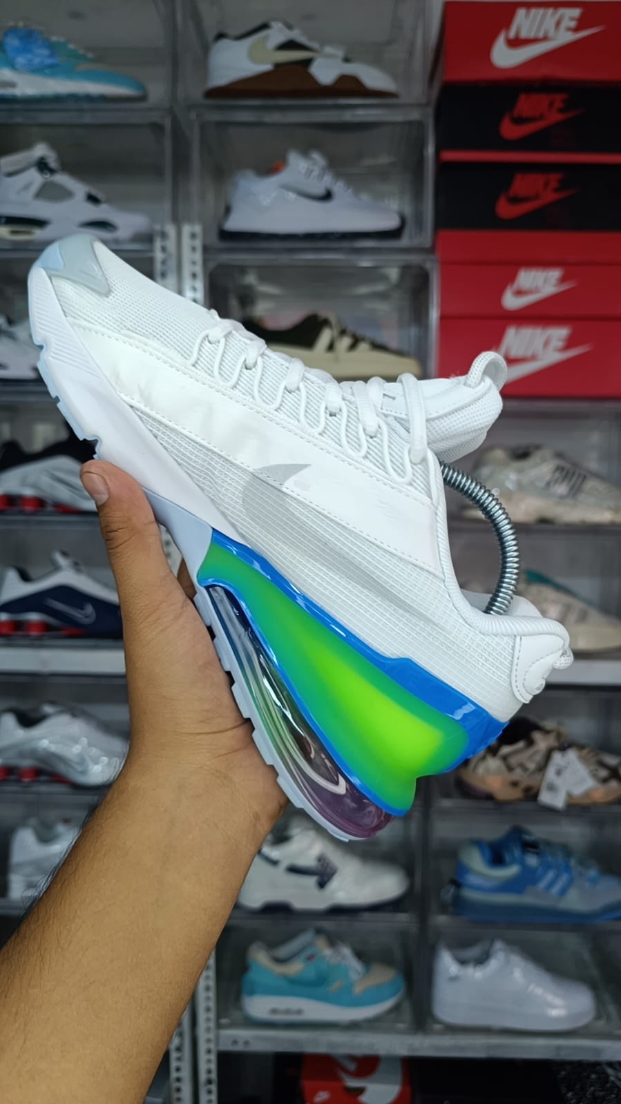 NIKE AIR MAX PULSE ROAM WHITE GREEN