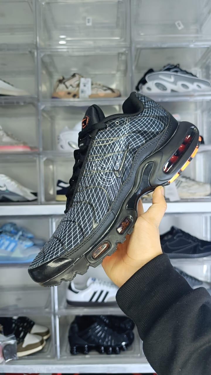 NIKE AIR MAX TN