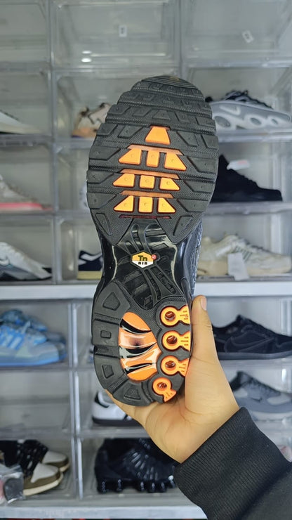 NIKE AIR MAX TN
