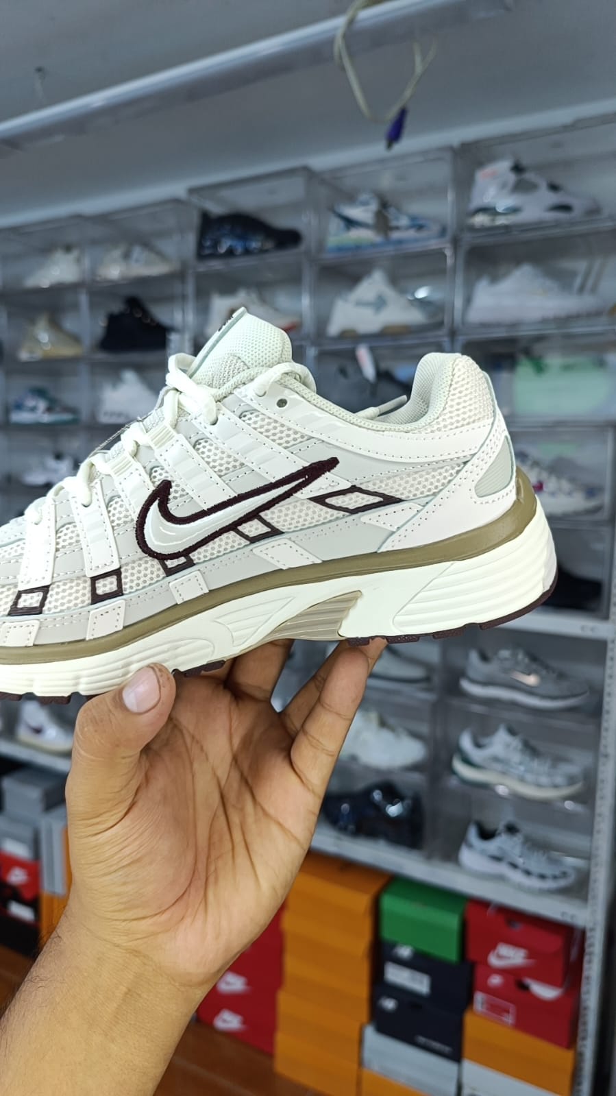 NIKE P6000
