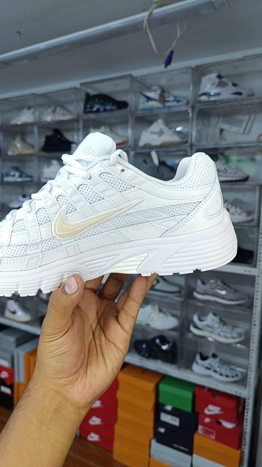 NIKE P6000