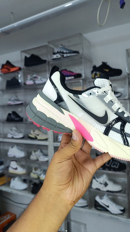 NIKE V2K RUN