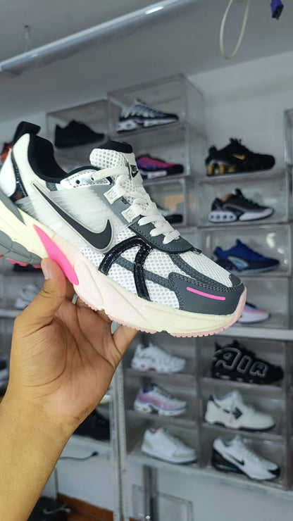 NIKE V2K RUN
