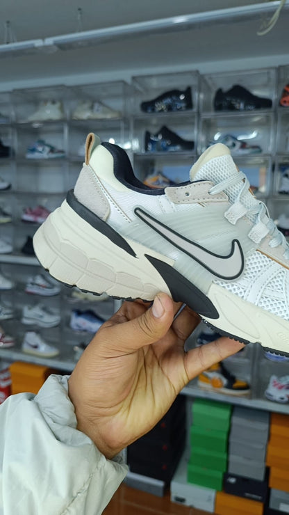 NIKE V2K RUN