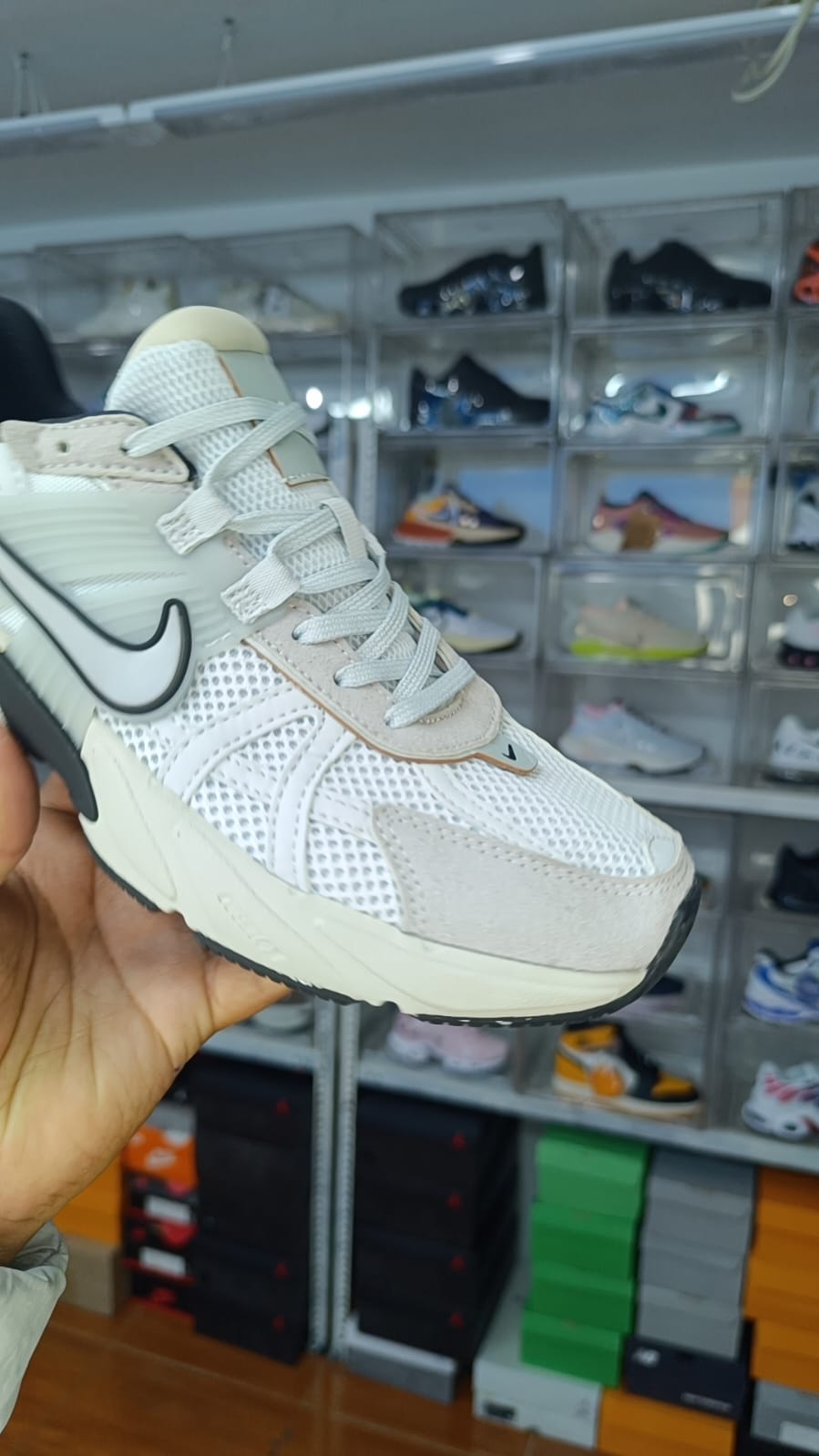NIKE V2K RUN