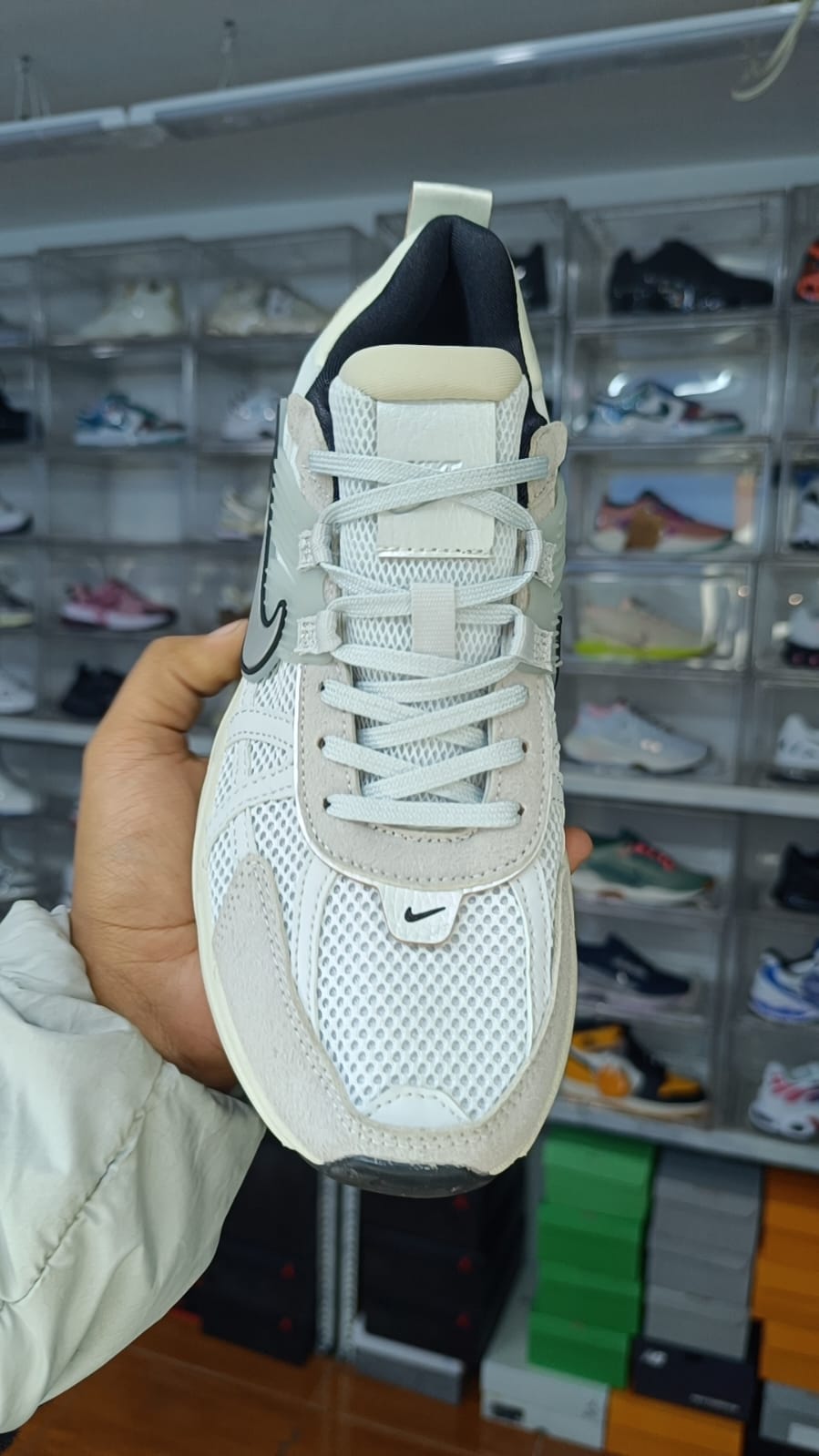 NIKE V2K RUN
