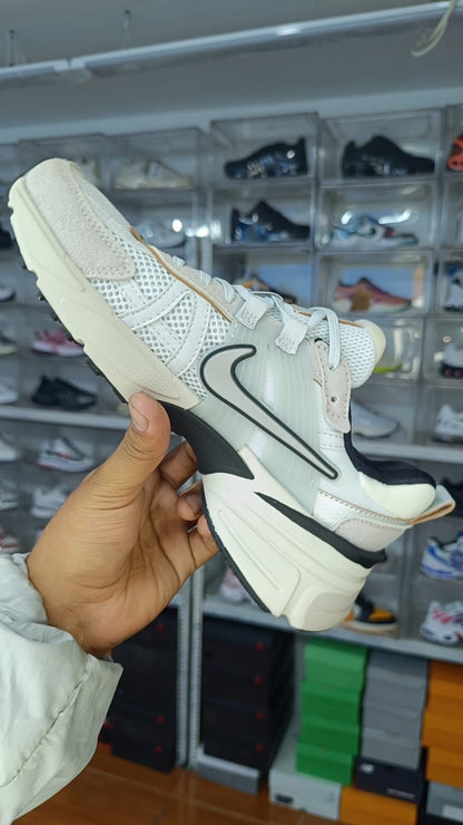 NIKE V2K RUN
