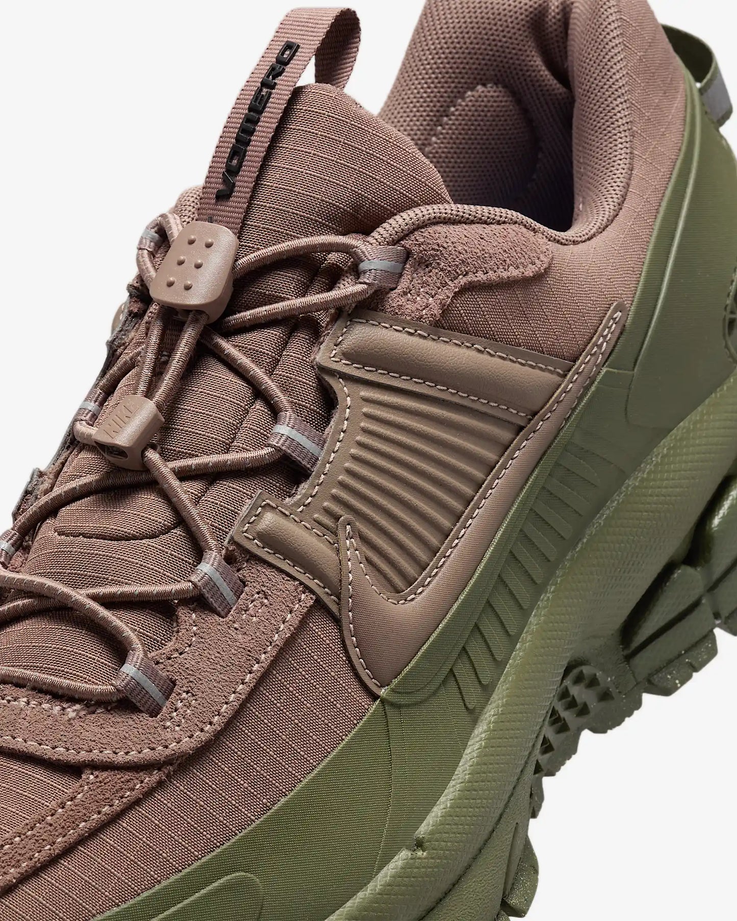 NIKE ZOOM VOMERO ROAM