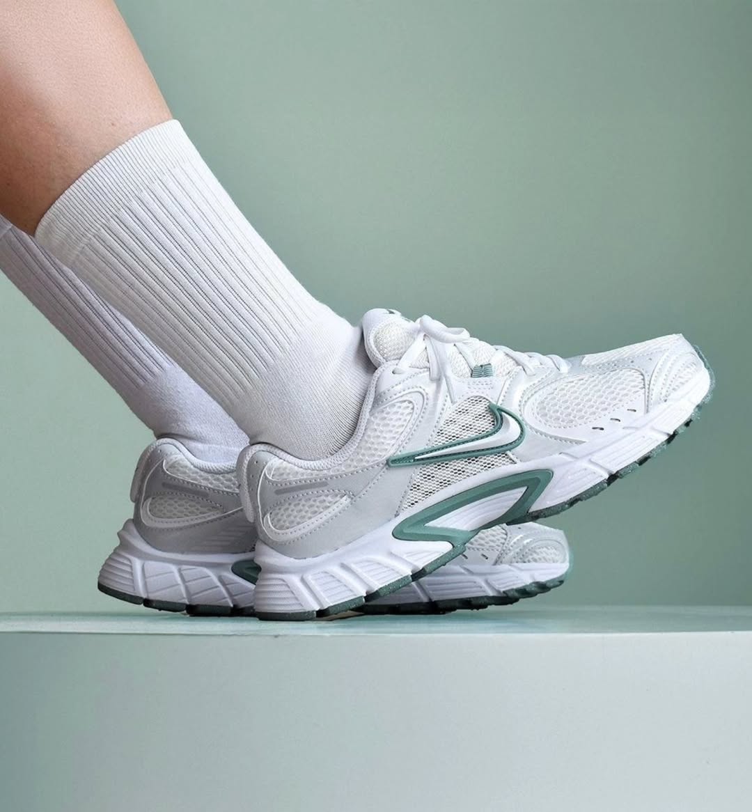 NIKE V5  RNR