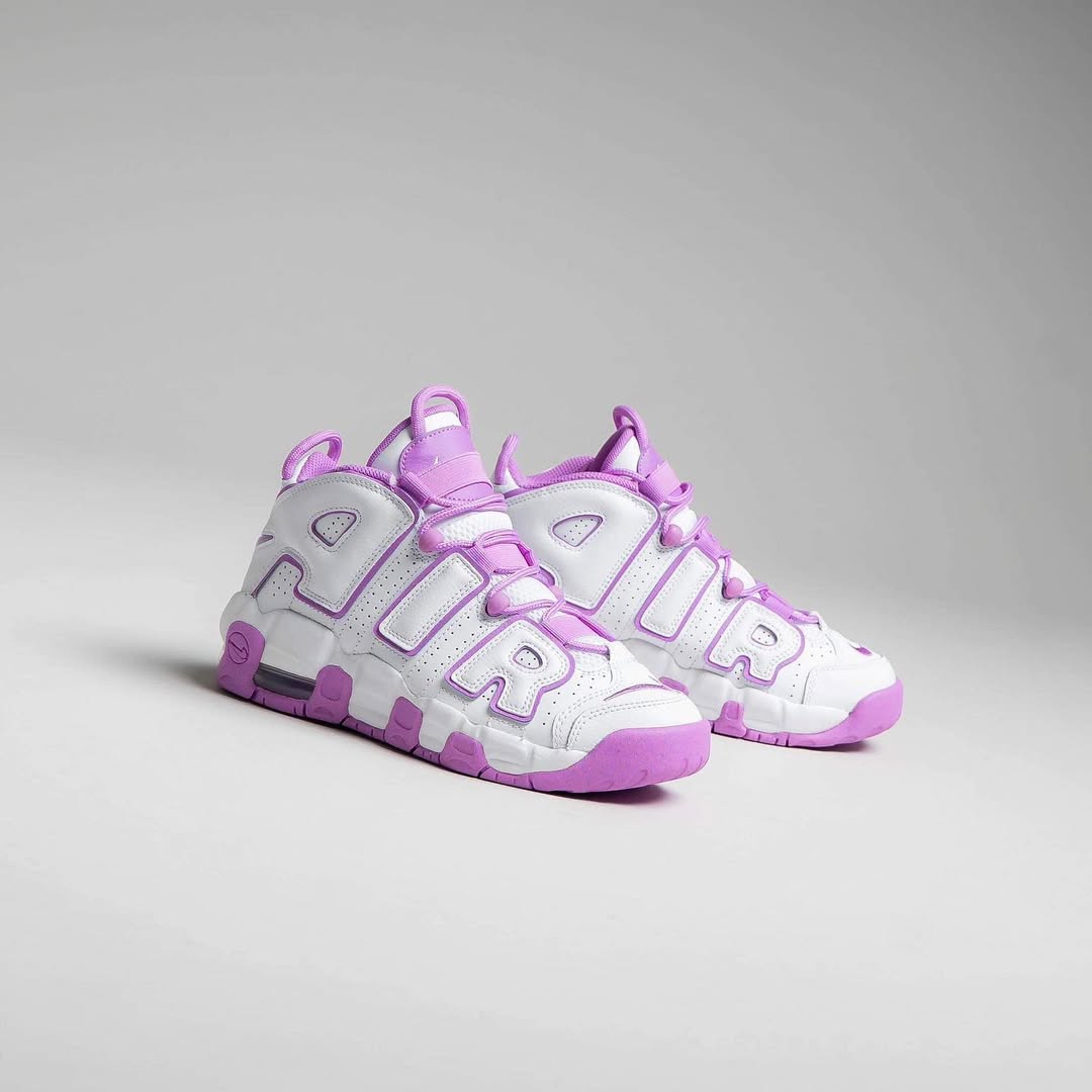 NIKE UPTEMPO