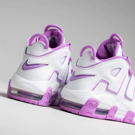 NIKE UPTEMPO